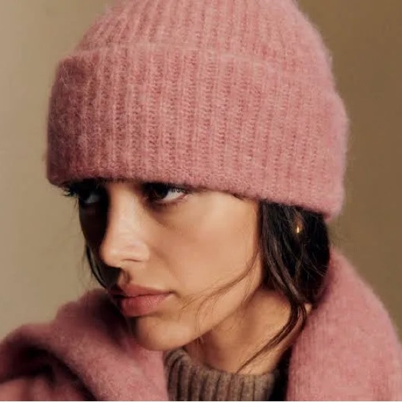 Sezane Paul Beanie in Blush - Picture 2 of 6